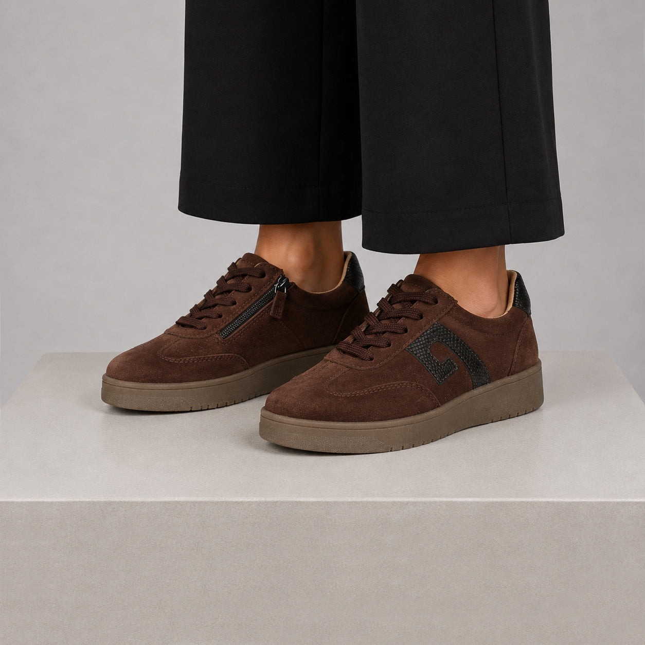 Sneaker_7f1cdc28-f613-4b55-aef2-314a11e8be7d.jpg